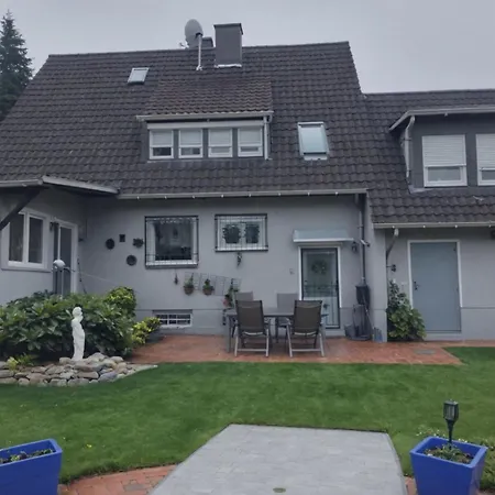 Familiennest Mit Kuschelgarten *