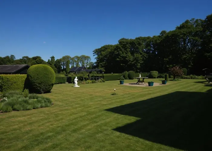 Appartement Grosszuegiges Einfamilienhaus Mit Viel Garten *