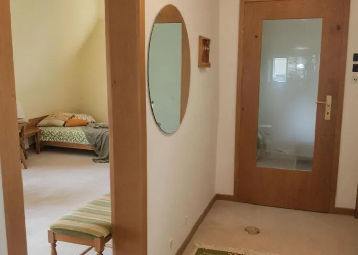 Grosszuegiges Einfamilienhaus Mit Viel Garten Appartement *