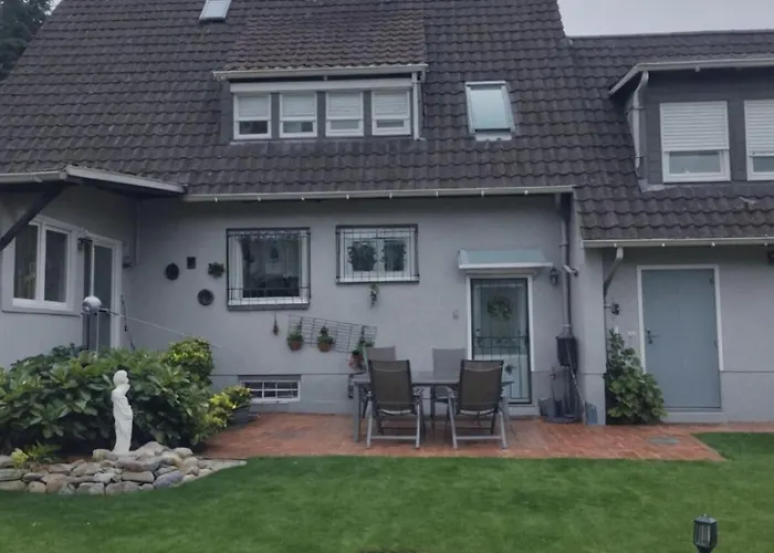 Grosszuegiges Einfamilienhaus Mit Viel Garten *