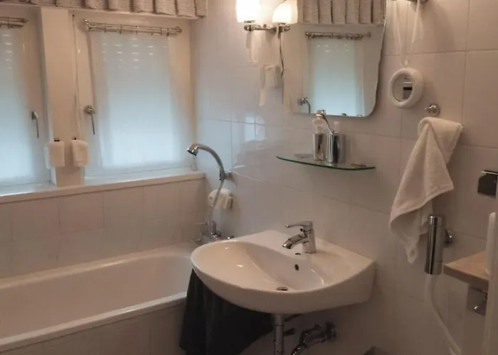 Grosszuegiges Einfamilienhaus Mit Viel Garten