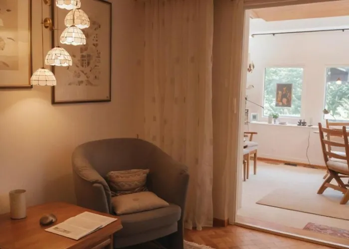 Grosszuegiges Einfamilienhaus Mit Viel Garten *