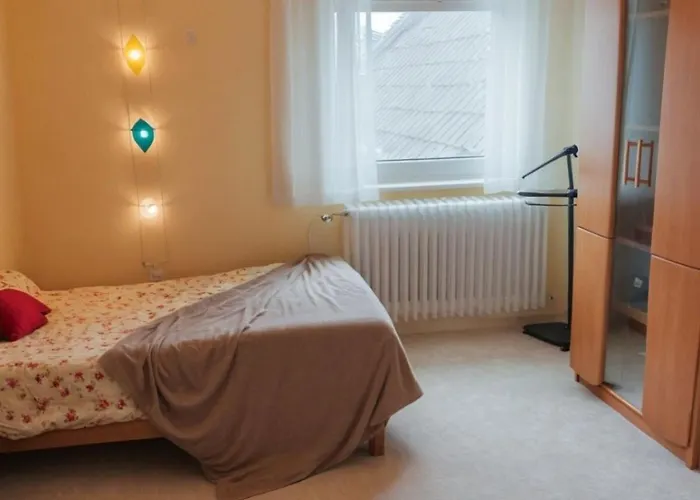 Grosszuegiges Einfamilienhaus Mit Viel Garten Appartement *