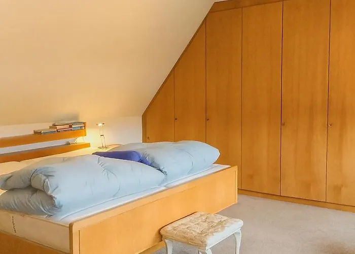 Grosszuegiges Einfamilienhaus Mit Viel Garten *