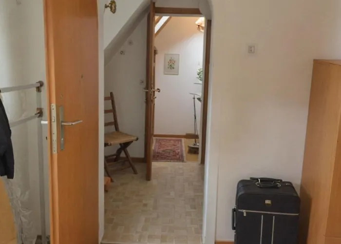 Grosszuegiges Einfamilienhaus Mit Viel Garten *